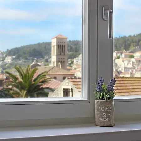 Hortenzia * Hvar Town